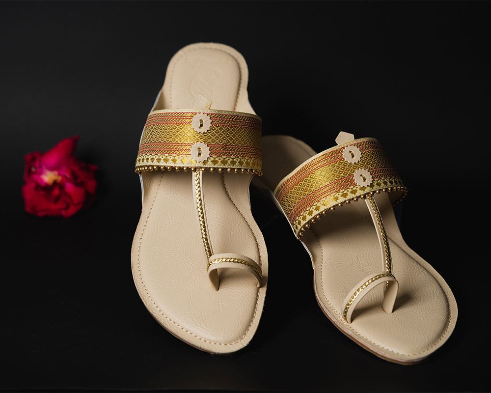 zari-kinar-kolhapuri-beige-35